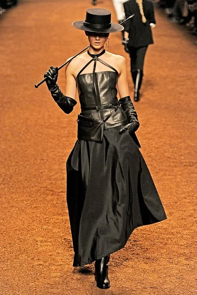 Look 49